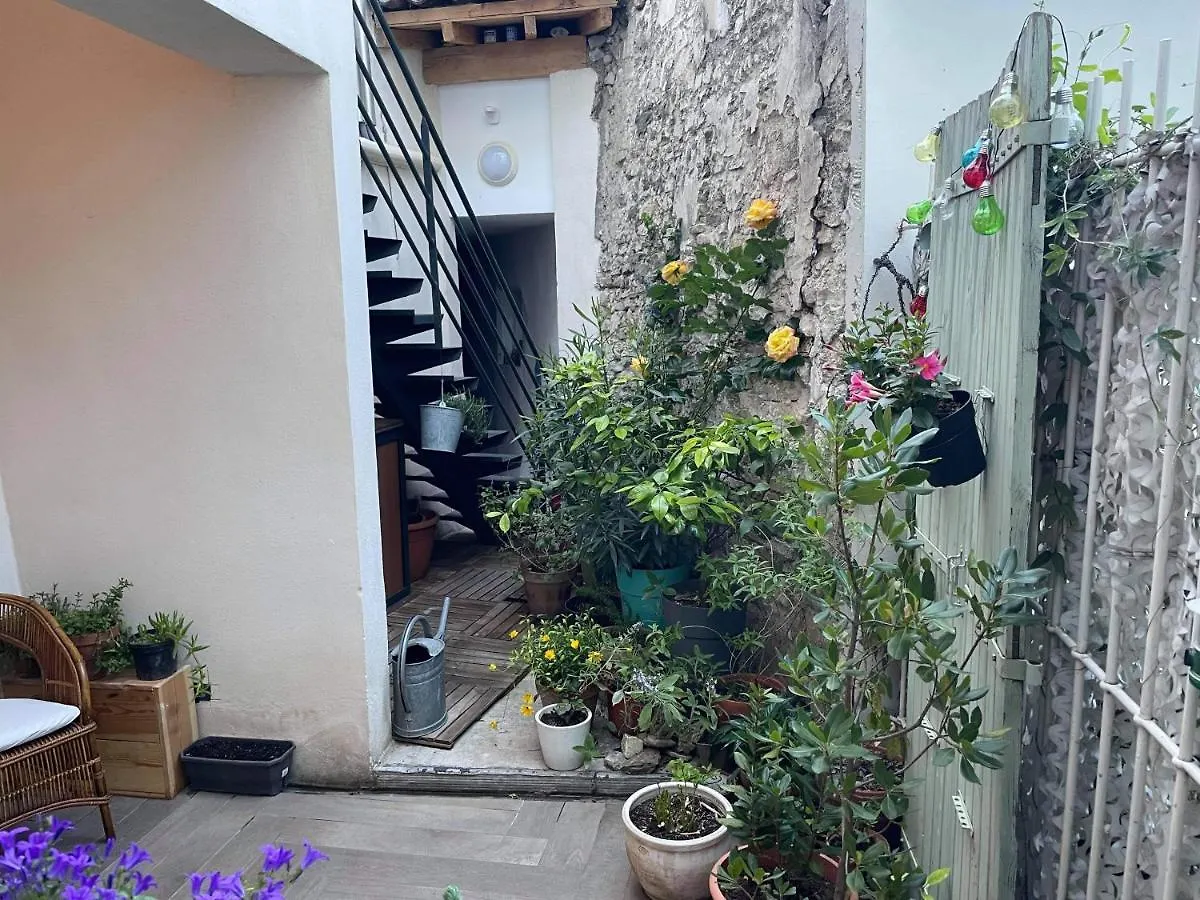 Appartement Au Centre De La Venise Provencale L'Isle-sur-la-Sorgue 0*,
