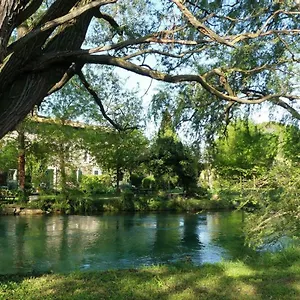 Mas Le Pont Des Aubes LʼIsle-sur-la-Sorgue