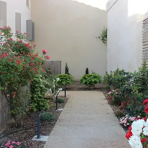 Entre Les Sorgues Ardoise LʼIsle-sur-la-Sorgue