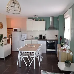 Le Soleil Du Luberon - T2 Avec Terrasse, Parking Et Clim LʼIsle-sur-la-Sorgue